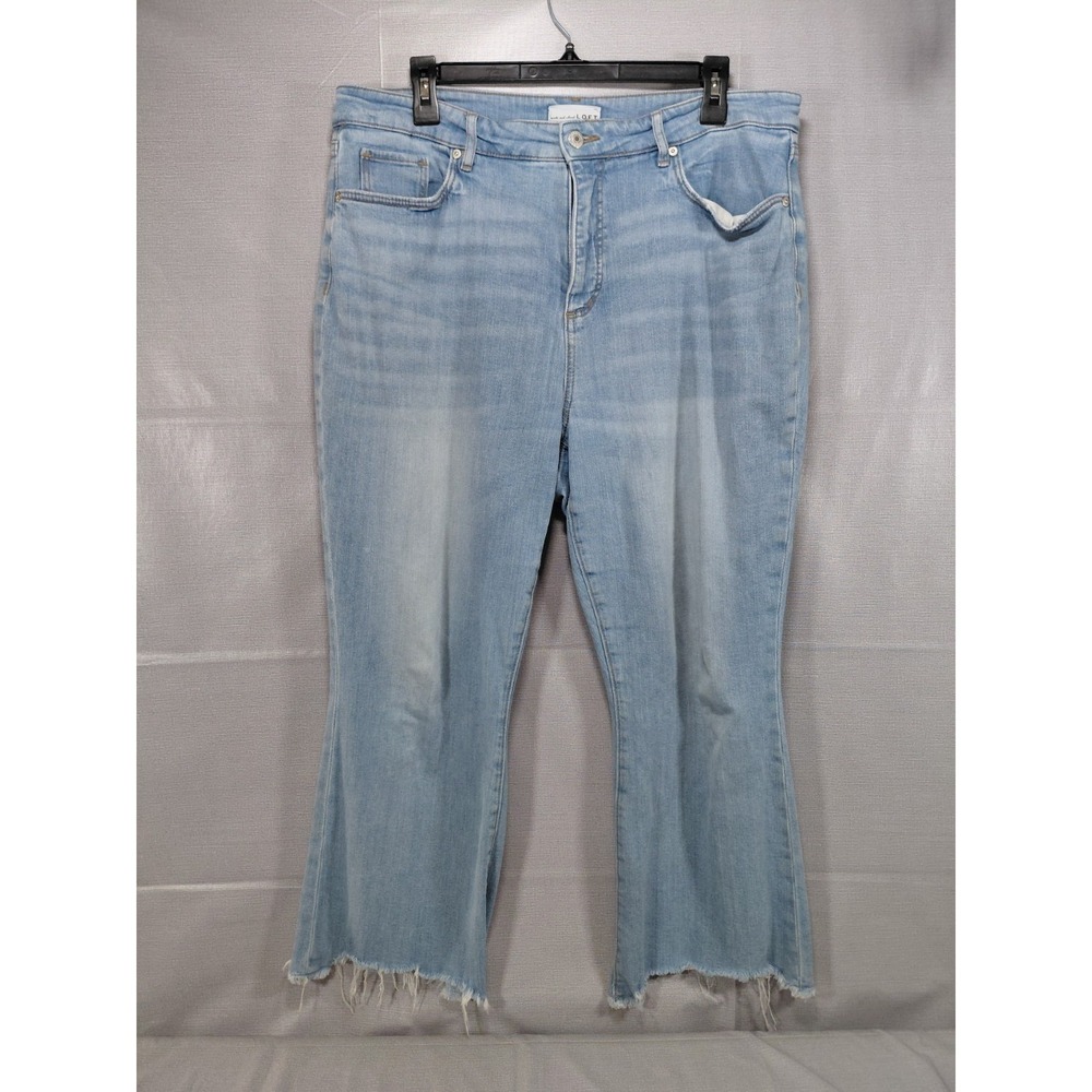 Made And Loved Loft The Curvy Kick Crop 32/14 Chewed Hem Light‎ Wash Denim
